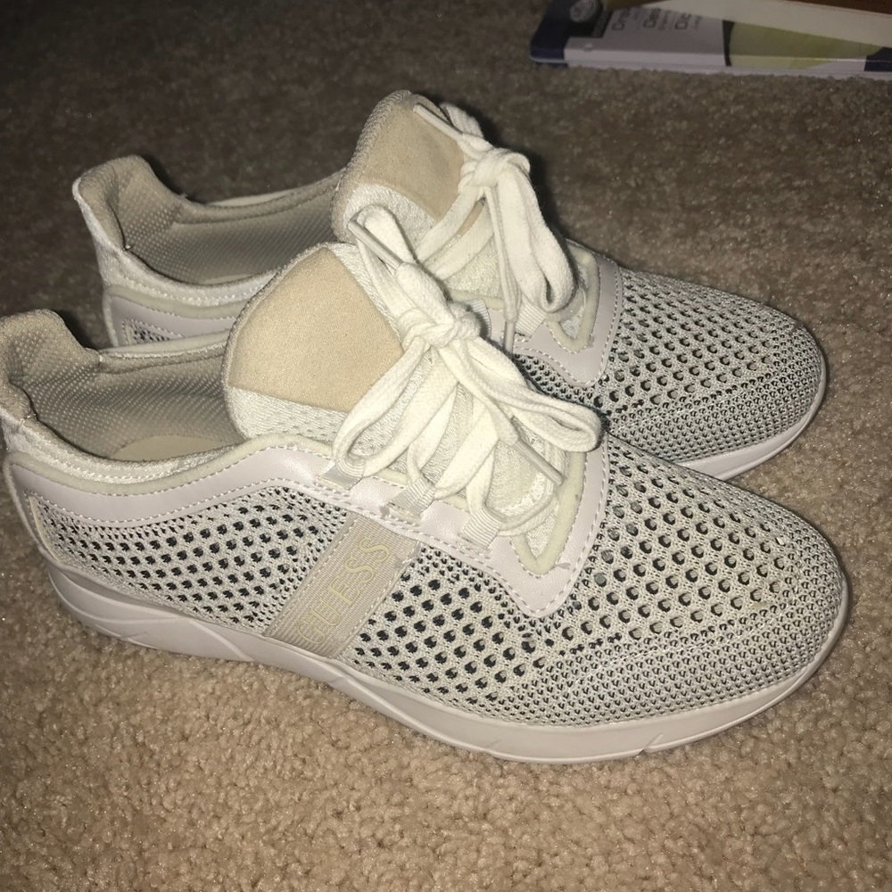 Women’s Guess Sneakers (size 6) Never worn.